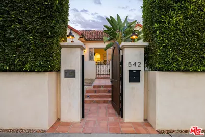 542 N Curson Ave, Los Angeles, CA 90036 - Photo 1