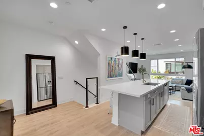 2927 Exposition Pl #3, Los Angeles, CA 90018 - Photo 1