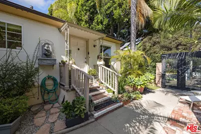 8948 Burton Way, Beverly Hills, CA 90211 - Photo 1