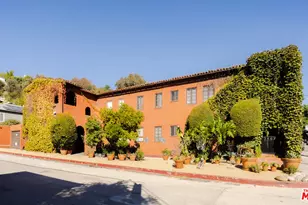 2563 N Beachwood Dr, Los Angeles, CA 90068 - Photo 1