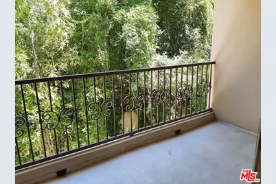 10390 La Grange Ave #303, Los Angeles, CA 90025 - Photo 1