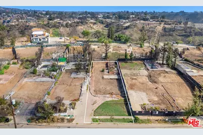 340 N Las Casas Ave, Pacific Palisades, CA 90272 - Photo 1