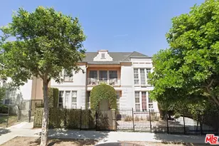 933 S Hobart Blvd #1/4, Los Angeles, CA 90006 - Photo 1