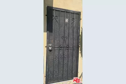 2630 S La Salle Ave #5, Los Angeles, CA 90018 - Photo 1