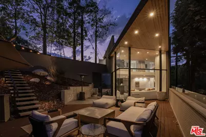 7187 Macapa Dr, Los Angeles, CA 90068 - Photo 1