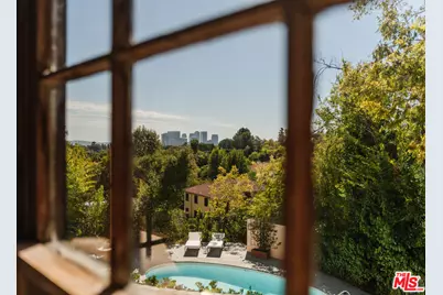 1277 Leona Dr, Beverly Hills, CA 90210 - Photo 1