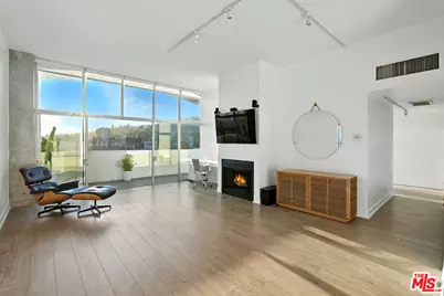 1155 N La Cienega Blvd #5, West Hollywood, CA 90069 - Photo 1