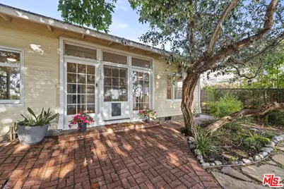 2429 Beverley Ave, Santa Monica, CA 90405 - Photo 1