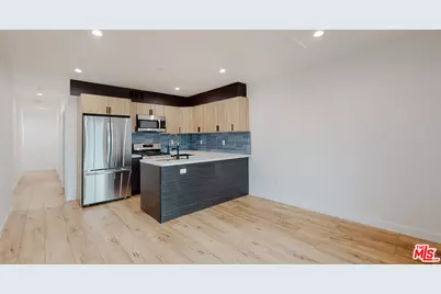 6807 Gloria Ave, Los Angeles, CA 91406 - Photo 1