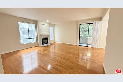 910 S Bedford St #107, Los Angeles, CA 90035 - Photo 1