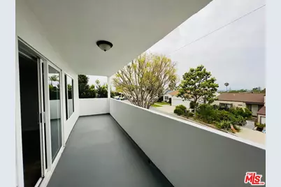 5820 S Mansfield Ave, Los Angeles, CA 90043 - Photo 1