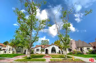 147 S Poinsettia Pl, Los Angeles, CA 90036 - Photo 1