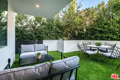 124 S Croft Ave #103, Los Angeles, CA 90048 - Photo 1