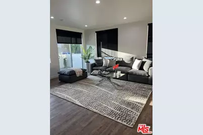 124 S Croft Ave #101, Los Angeles, CA 90048 - Photo 1