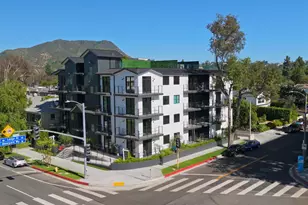 10352 Riverside Dr, Toluca Lake, CA 91602 - Photo 1