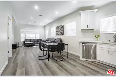 1475 W 22nd St, Los Angeles, CA 90007 - Photo 1