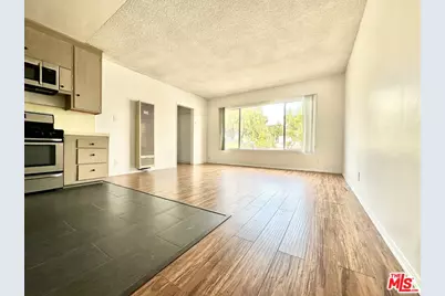 127 Loma Vista St #8, El Segundo, CA 90245 - Photo 1
