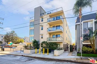 10824 Blix St #305, Toluca Lake, CA 91602 - Photo 1