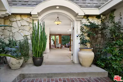 14128 Dickens St, Sherman Oaks, CA 91423 - Photo 1