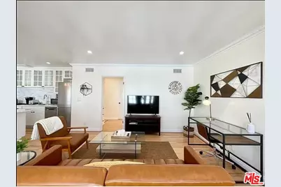 429 Ocean Ave #12, Santa Monica, CA 90402 - Photo 1