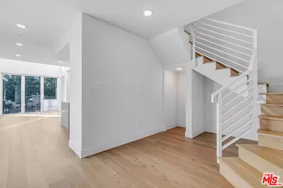 2000 N Beachwood Dr #1, Los Angeles, CA 90068 - Photo 1