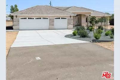 13033 Casco Rd, Apple Valley, CA 92308 - Photo 1