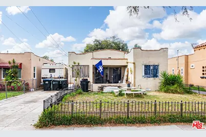 6033 Clarkson Ave, Maywood, CA 90270 - Photo 1