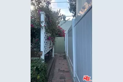 843 Huntley Dr #3/4, West Hollywood, CA 90069 - Photo 1