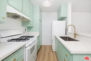 114 S Gramercy Pl, Los Angeles, CA 90004 - Photo 1