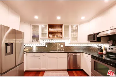 603 S Prospect Ave #301, Redondo Beach, CA 90277 - Photo 1