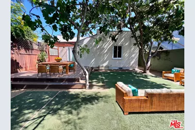 832 Indiana Ave, Venice, CA 90291 - Photo 1