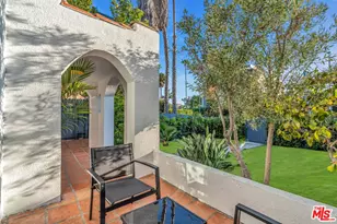 1006 N Crescent Heights Blvd, West Hollywood, CA 90046 - Photo 1