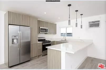 1261 N Laurel Ave, West Hollywood, CA 90046 - Photo 1