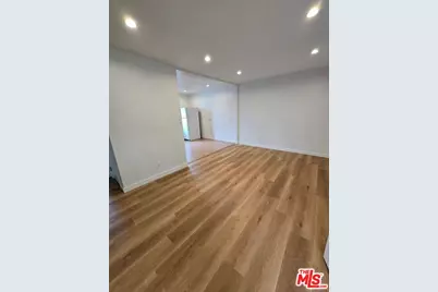 610 Westminster Ave #E, Los Angeles, CA 90291 - Photo 1