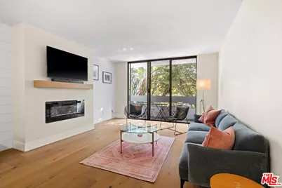 1252 11th St #204, Santa Monica, CA 90401 - Photo 1