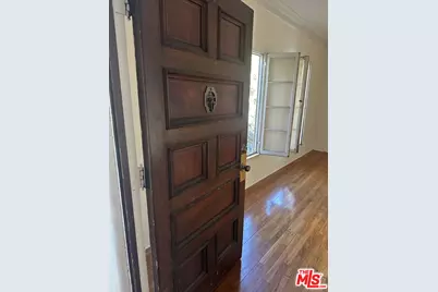 5564 W 6th St ##1, Los Angeles, CA 90036 - Photo 1