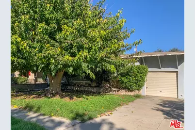 320 S Glenwood Pl, Burbank, CA 91506 - Photo 1