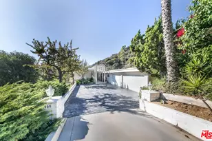 8900 Alto Cedro Dr, Beverly Hills, CA 90210 - Photo 1