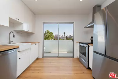 5935 Chula Vista Way #102, Los Angeles, CA 90068 - Photo 1