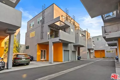 3034 N Coolidge Ave, Los Angeles, CA 90039 - Photo 1