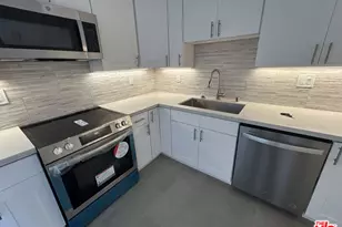 1033 6th St, Santa Monica, CA 90403 - Photo 1