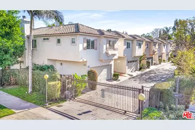 18806 Hatteras St #101, Tarzana, CA 91356 - Photo 1