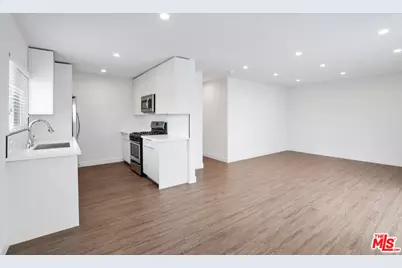 1117 S Bronson Ave #11, Los Angeles, CA 90019 - Photo 1