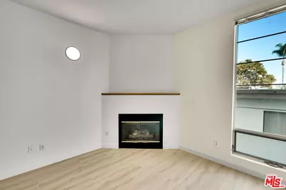 11960 Iowa Ave #6, Los Angeles, CA 90025 - Photo 1