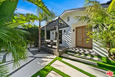 355 S Sycamore Ave, Los Angeles, CA 90036 - Photo 1