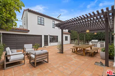 1062 S Alfred St, Los Angeles, CA 90035 - Photo 1