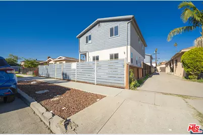 629 W 83rd St, Los Angeles, CA 90044 - Photo 1