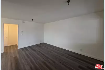 3204 W 139th St #6, Hawthorne, CA 90250 - Photo 1