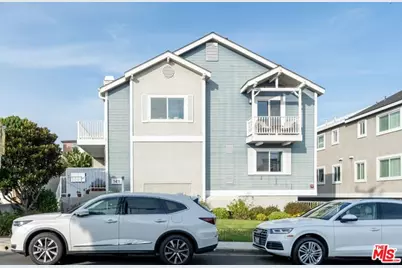 1411 12th St #2, Manhattan Beach, CA 90266 - Photo 1