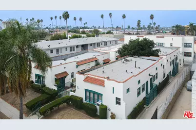1123 S Norton Ave, Los Angeles, CA 90019 - Photo 1